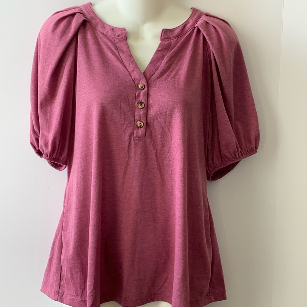 PURPLE PUFFY SLEEVE TOP! Super comfy and soft!